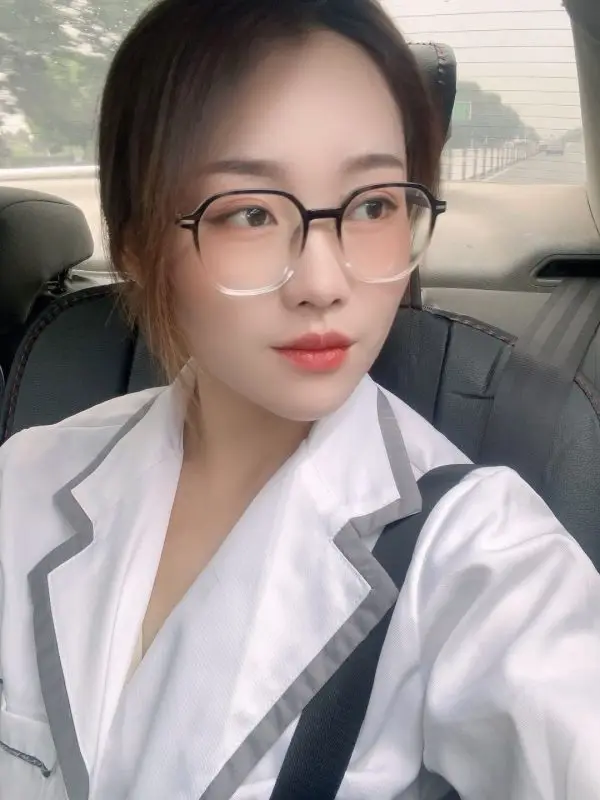 重庆（微微)上门按摩