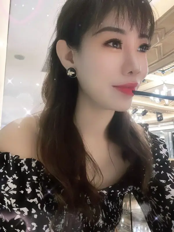 重庆（陈陈)上门按摩