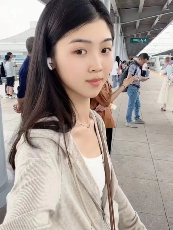 上海 (妮依依)上门spa