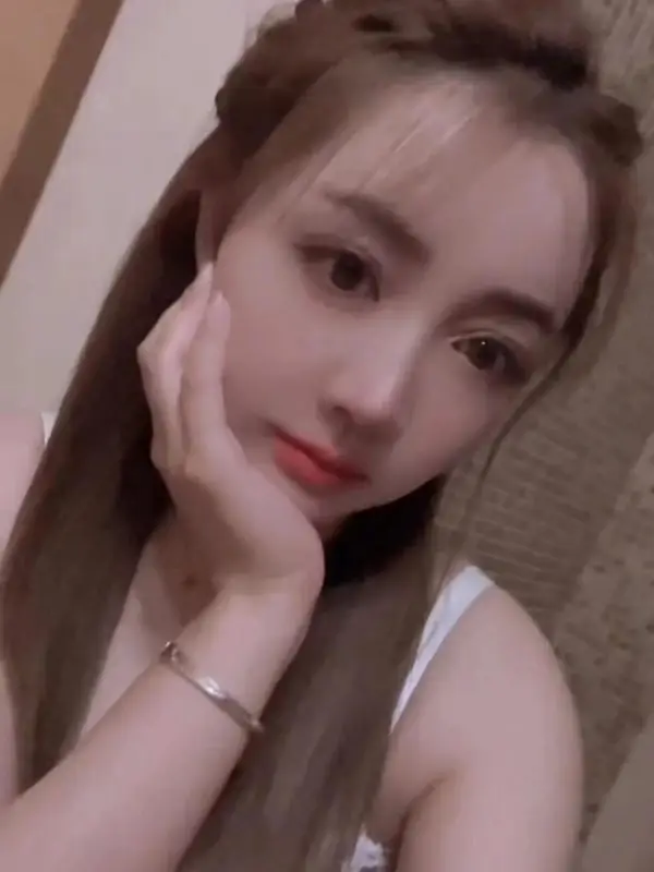 Beautiful Staff Qingdao Chenchen