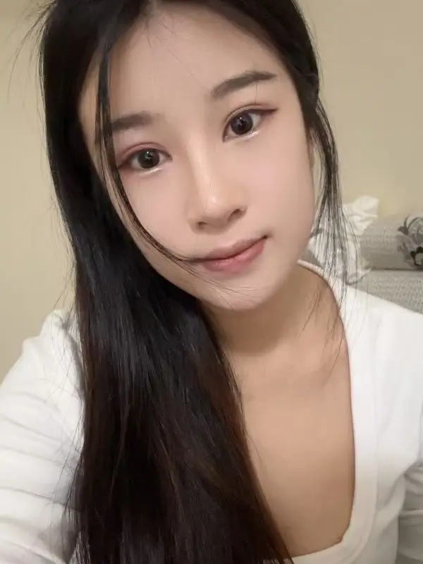 Classy Lady Qingdao Yueyue