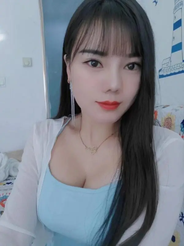 Midnight Call Qingdao Staff Xinxin