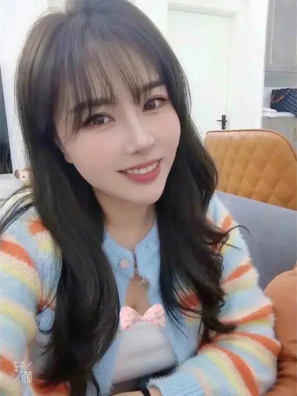 female therapist massage Chongqing Oumei