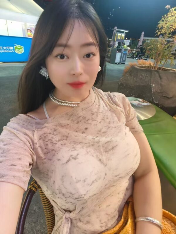 Zhengzhou Body to Body Door Massage Yuanyuan